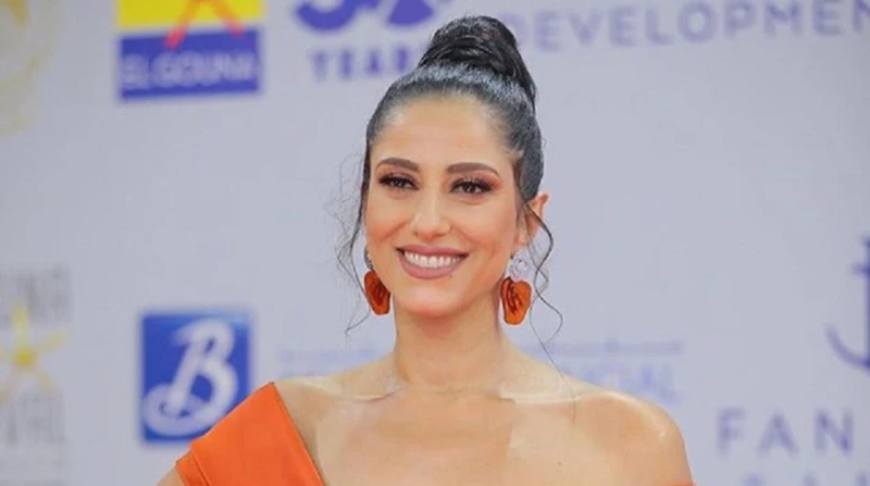 "اللي حصل سرقة وانتهاك".. فيديو بالذكاء الاصطناعي يُفجر غضب حنان مطاوع