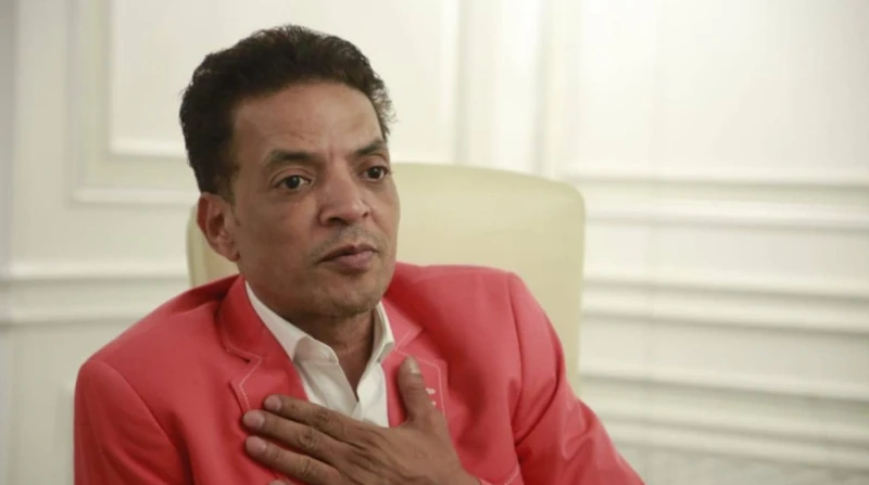 مصدر مقرب من طارق الشيخ يرد على اتهامه بسرقة لحن أغنية "تاجر السعادة"