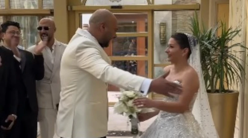 اللقطات الأولى من حفل زفاف حاتم صلاح (صور)