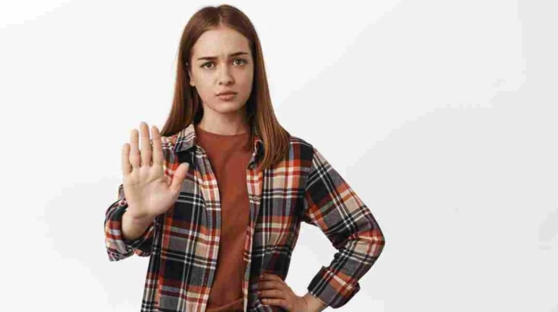 كيف تبني حدودًا في علاقاتك مع الآخرين دون جرحهم؟