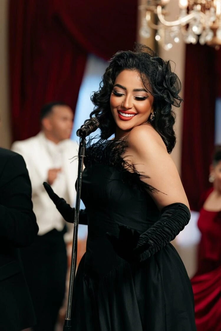 فيديو رحمة محسن: من هو رجل الأعمال البارز الذي ظهر في الصورة المسربة من زواج ديسمبر 2023؟