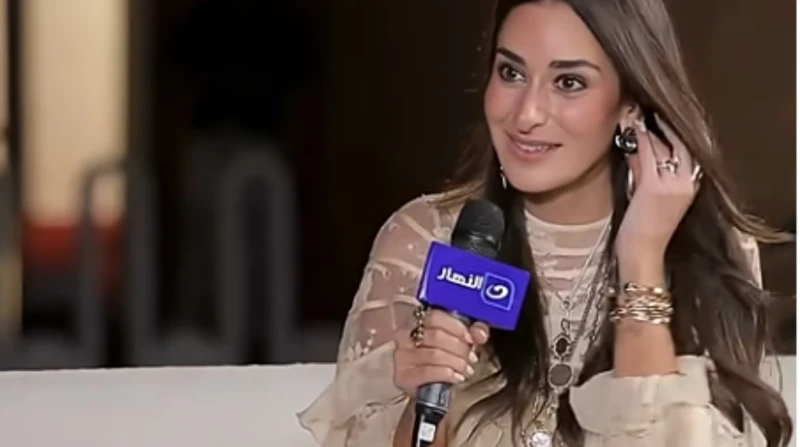 بعد تصدرها التريند، كم يبلغ سعر حلق أمينة خليل من زارا؟