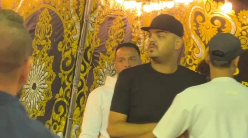 "يبكي بحرقة"، أول ظهور لشقيق إسماعيل الليثي بعد واقعة "حباية السم"