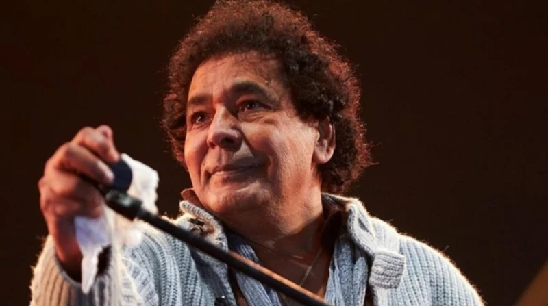 بعد أنباء دخوله المستشفى.. مدير أعمال محمد منير يكشف تطورات حالته الصحية