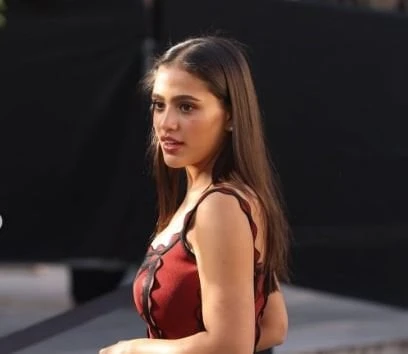 جنا عمرو دياب تكشف عن موعد طرح أغنيتها الجديدة “فرط الحركة” المنتظرة