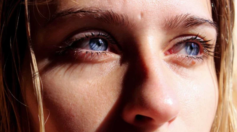 دراسة تفسر لغز "الصور اللاحقة"، عندما ترى العين ألوانًا لا وجود لها