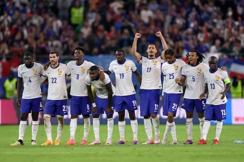 تغييرات بالجملة في تشكيل فرنسا لمواجهة أذربيجان