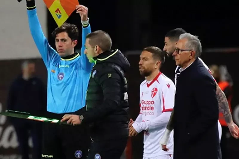 بابو جوميز يطل من العتمة ويشعل مدرجات بادوفا