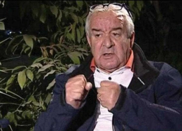 المخرج محمد عبد العزيز يعبر عن سعادته بتكريمه في مهرجان رسمي ويعتبر “انتبهوا أيها السادة” من أبرز أفلامه