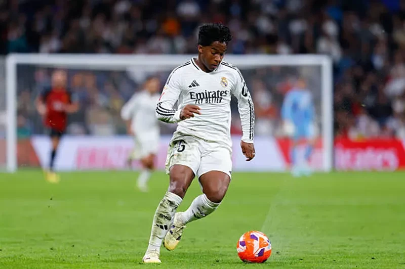 البرازيلي إندريك على أعتاب أوليمبيك ليون