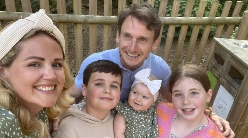 لم تنفعها 6 عيون اصطناعية، سرطان في عين طفلة يقلب حياة أسرة بريطانية