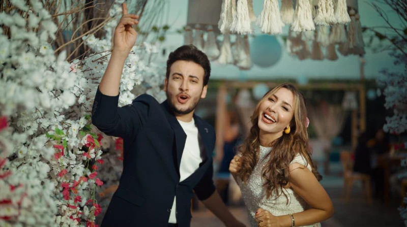 "الليلة حلوة" دويتو جديد يجمع جنات والحسن عادل، مفاجآت في الكليب المنتظر