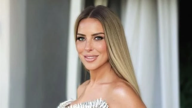 ريم مصطفى تتألق بإطلالة ملكية وتخطف الأنظار مجددًا بعد زفاف نجلها