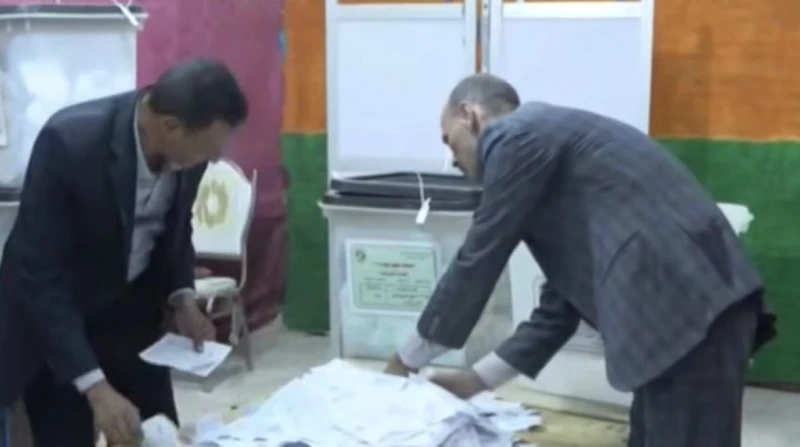 بحضور ممثلي المرشحين والإعلام، بدء فرز أصوات الناخبين بالمرحلة الأولى لمجلس النواب 2025