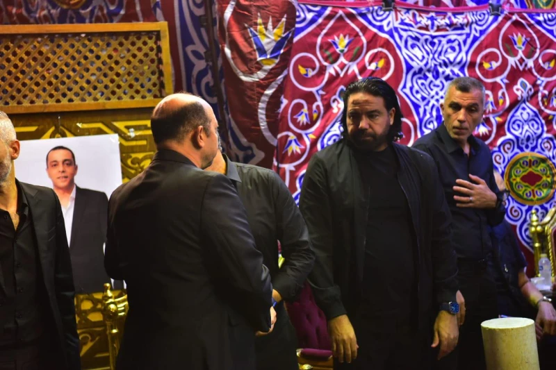 بالصور.. نجوم الكرة المصرية في عزاء الراحل محمد صبري