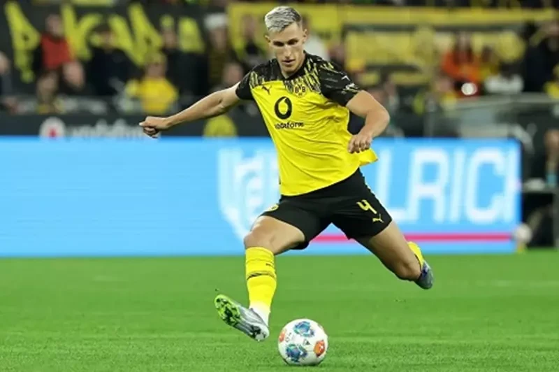 اليونايتد يدخل خناقة نيكو شلوتربيك مع ليفربول