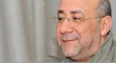 الشاعر بهاء الدين محمد يناشد الجميع بالدعاء لزوجته بعد دخولها المستشفى