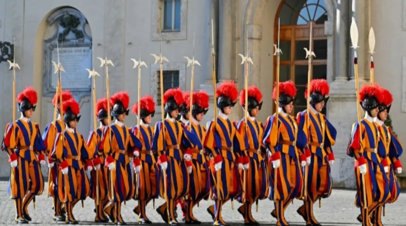 حارس الفاتيكان يخضع للتحقيق بسبب "البصق" على اليهود