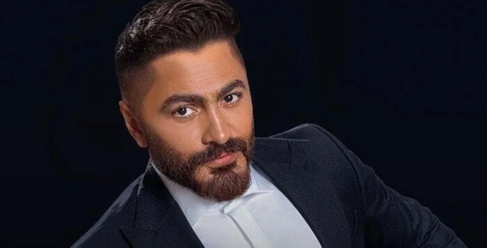 حالة تامر حسني تنذر بالخطر بعد خضوعه لجراحة معقدة في ألمانيا