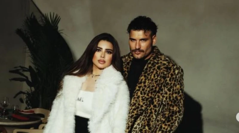 "بحبها أوي"، مسلم يوجّه رسالة مؤثرة لزوجته بعد أزمتها الصحية