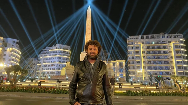 مخرج حفل افتتاح المتحف المصري الكبير، من هو مازن المتجول؟