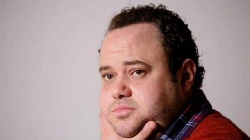 وفاة شقيقته وخيانة المقربين، مدحت تيخا يكشف أصعب المواقف في 2025