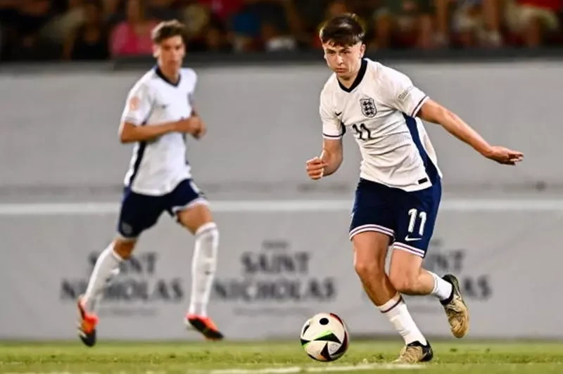 إنجلترا وإيطاليا وأوغندا إلى دور الـ16 في مونديال الناشئين