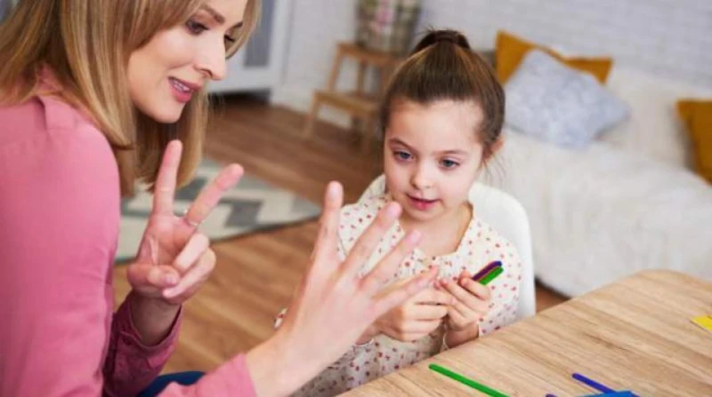 تحت سن السادسة، هل يستفيد الأطفال من العد على الأصابع؟