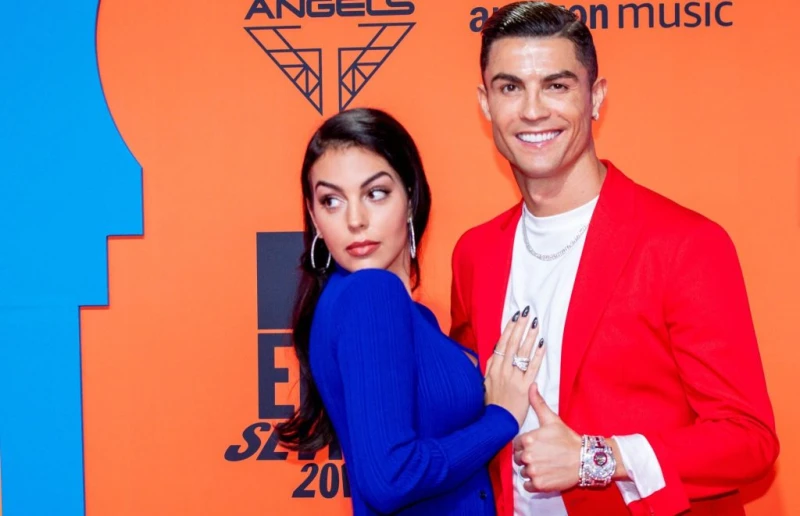 محامي رونالدو في الحضيض: فضيحة تهز الكرة الإنجليزية