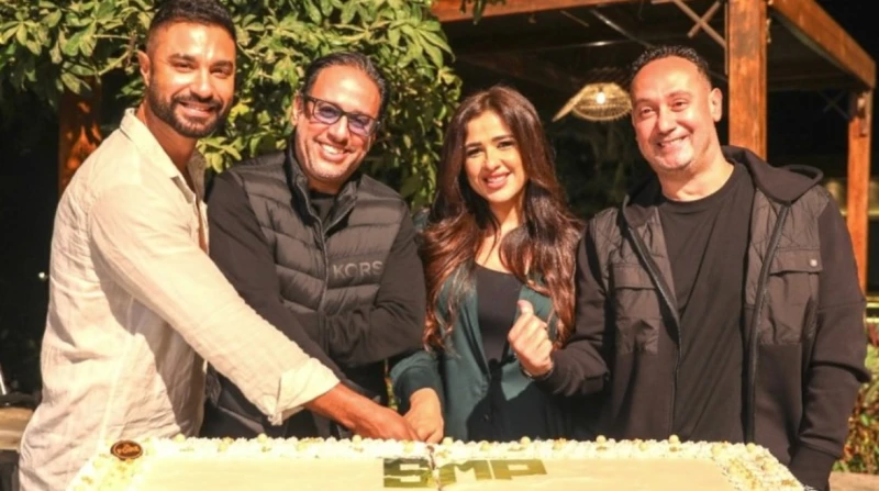 بـ تورتة عملاقة، ياسمين عبدالعزيز تبدأ تصوير "وننسى اللي كان"