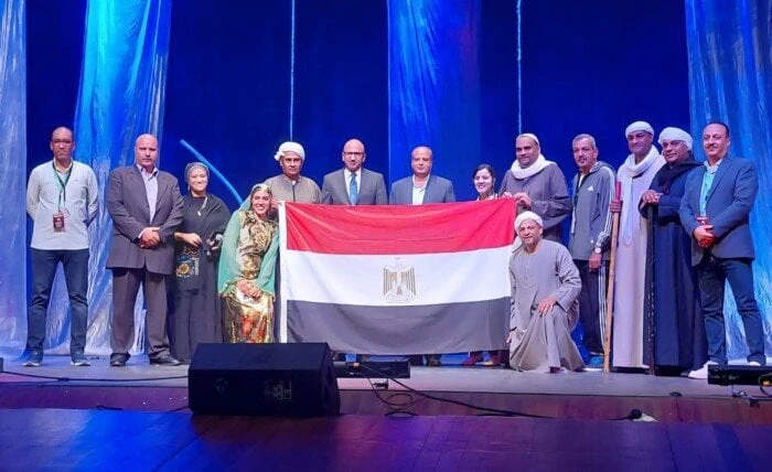 أناكوندا تدهش الجمهور الكيني بعرض مثير بعنوان «رجعة بلا روح»