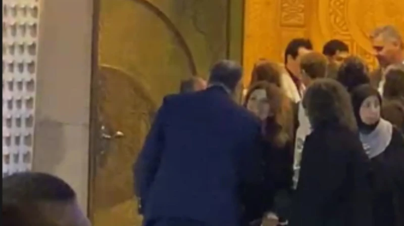 في ظهور نادر، ميرفت أمين تواسي محمد رمضان