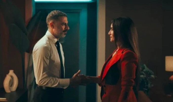 الفنانة زينة تتصدر التريند بعد مفاجأة رائعة من الورود والشوكولاتة