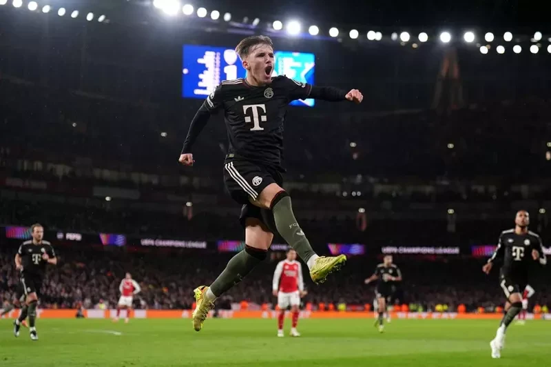 الصغنن لينارت كارل يدخل تاريخ دوري أبطال أوروبا