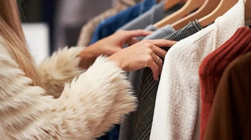 ملابسك تؤثر في حالتك النفسية، والسر في الألوان والخامات