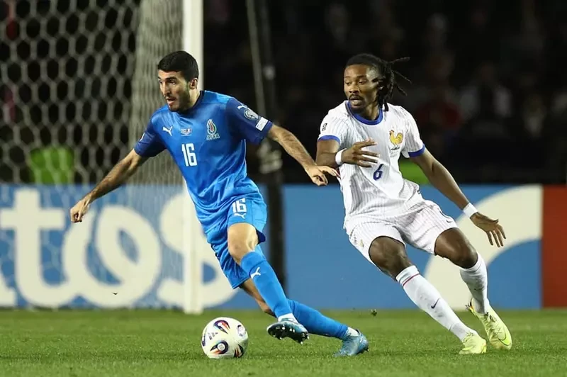 منتخب فرنسا يُنهي مشوار التصفيات بثلاثية في أذربيجان