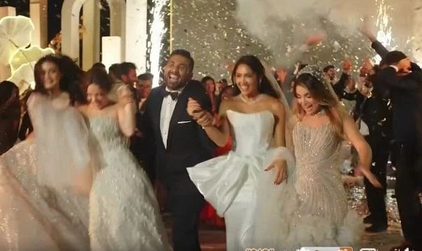 أحمد سعد يحتفل بزواجه من أربع فتيات بعد حادث السخنة المفاجئ «فيديو»