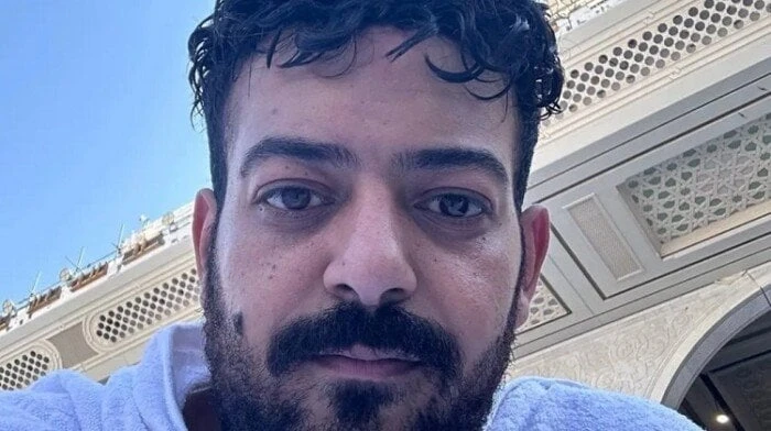 جثمان المطرب إسماعيل الليثي يصل إلى منطقة إمبابة وسط مشاعر الحزن الشديد