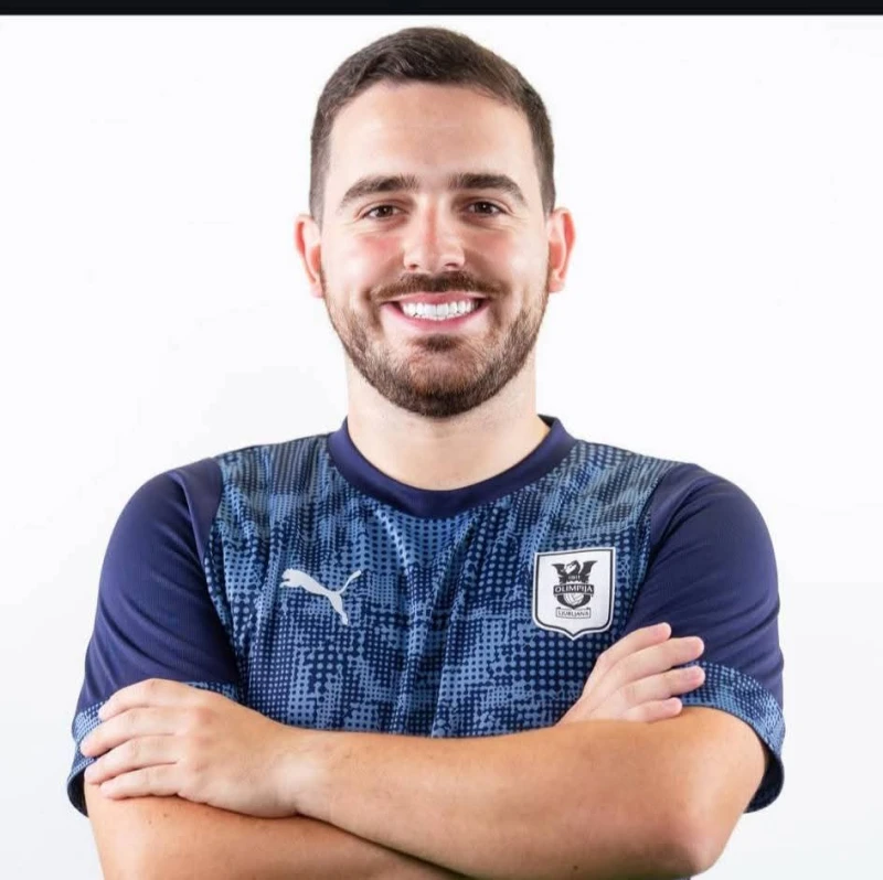 جون إدوارد ينسّق.. والزمالك يرحّب بالمحلل البرتغالي فابيو نونو