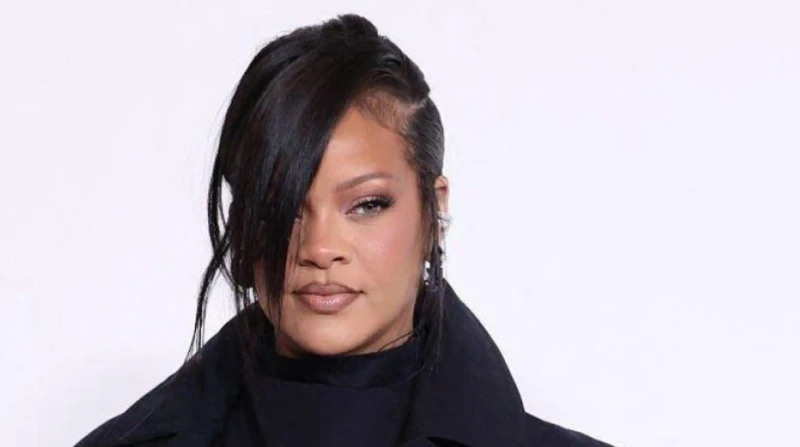 ريهانا تخطف الأنظار برشاقتها وأناقتها في حفل CFDA Fashion Awards 2025