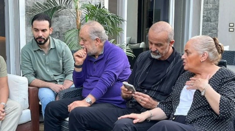 تفاصيل اجتماع الـ 3 ساعات بمنزل أشرف زكي، كواليس تراجع النقيب عن الاستقالة