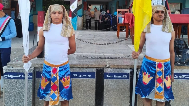 بالزي الفرعوني، ألبوم صور يوثق احتفال المدارس بافتتاح المتحف المصري الكبير