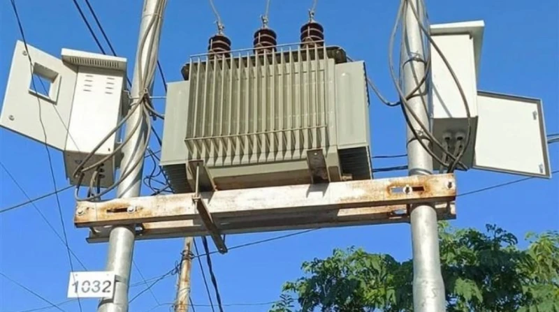 بعد خسارته الانتخابات، مرشح برلماني يسحب محولات كهربائية تبرع بها لدائرته