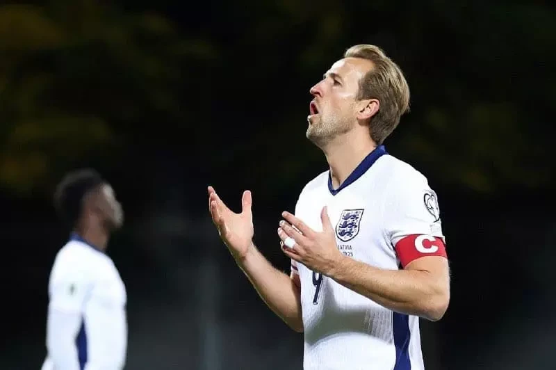 هاري كين يتجاوز بيليه ويصبح أسطورة حية للإنجليز