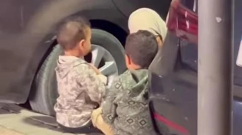 زوجها تخلى عنها، أم تناشد لإنقاذ أطفالها: "هبيع كليتي" (خاص)