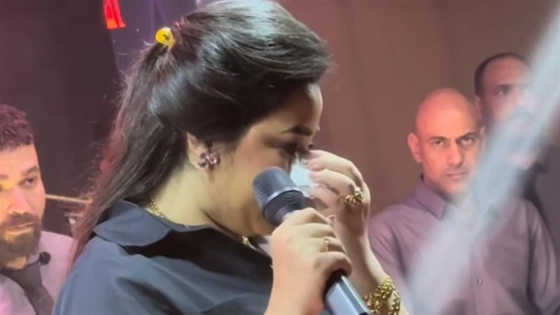 بكاء رحمة محسن أثناء غنائها في إحدى الحفلات