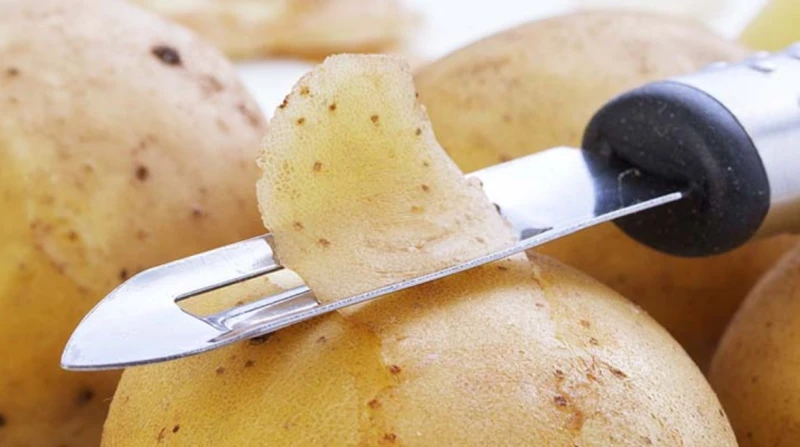 نفايات البطاطس سلاح فعال لمحاربة التجاعيد وإنتاج الكولاجين