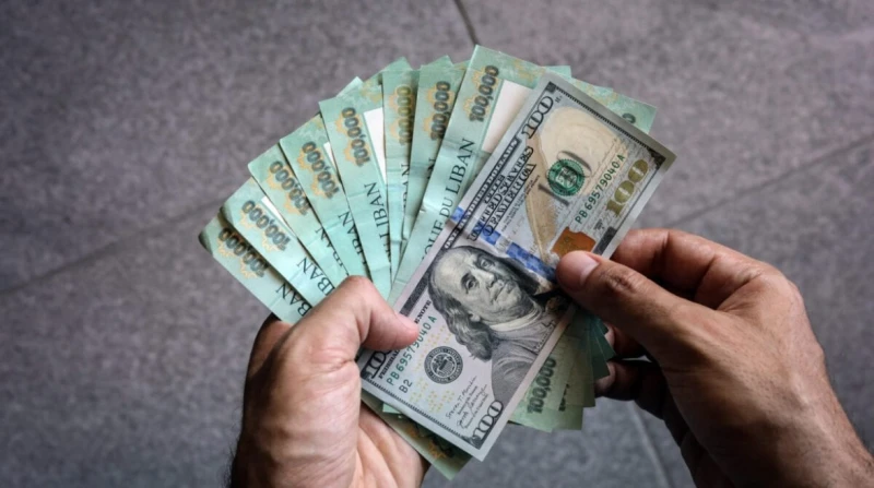 رمسيس ينهض بالجنيه أمام الدولار.. كيف تحرك الأخضر بالتزامن مع افتتاح المتحف المصري الكبير؟