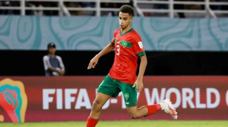 اتفاق مبدئي وصياغة عقود، الزهواني يحسم مسألة انتقاله للأهلي بالميركاتو الشتوي (خاص)