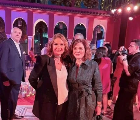 إلهام شاهين تحتفل بوسام «جوقة الشرف» الفرنسي وتوجه رسالة مؤثرة لـ يسرا